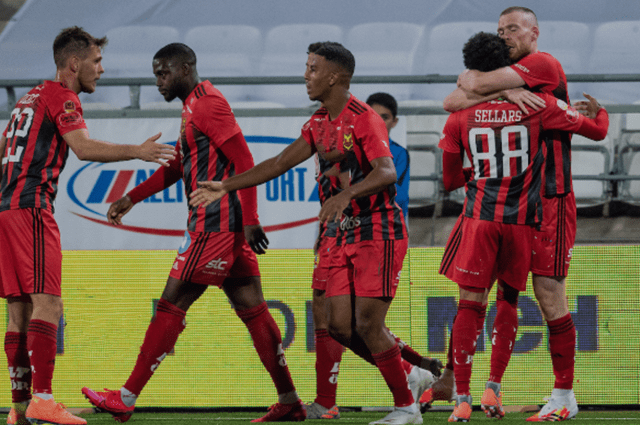 包含南充华氏再次取胜，士气高昂的词条