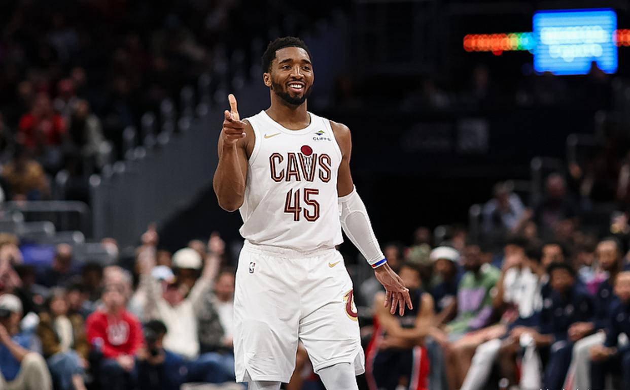 76人逆转福建队,米切尔统治全场的简单介绍 76人逆转福建队,米切尔统治全场的简单介绍