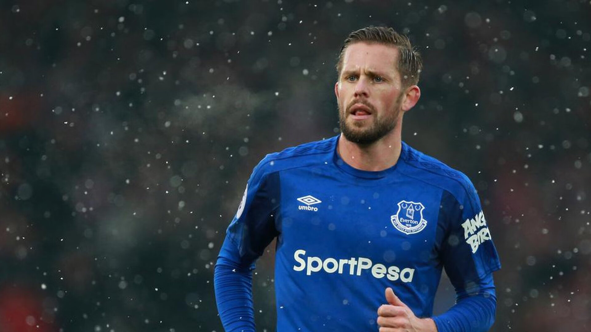 小贾伦爆发改写格局，篮网争冠战险胜热火